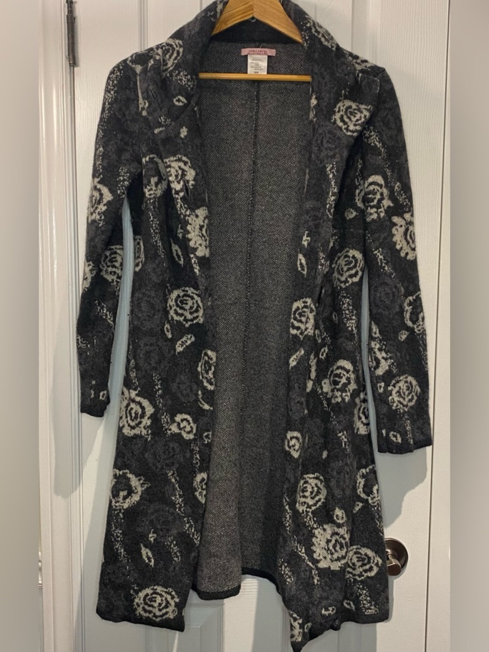Vintage Gray & Cream Rose Patterned Open Front Coat